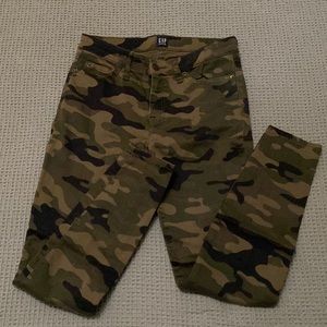 Gap camo skinny jeans